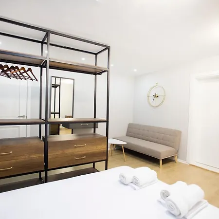 Appartamento Blloku 4br Duplex W Bbq Terrace - Tirana