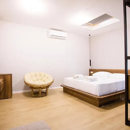The Tophouse 4br & Bbq Veranda Apartment Tirana