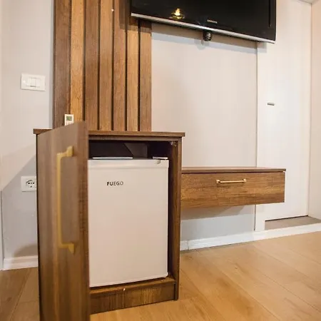 The Tophouse 4br & Bbq Veranda Apartment Tirana