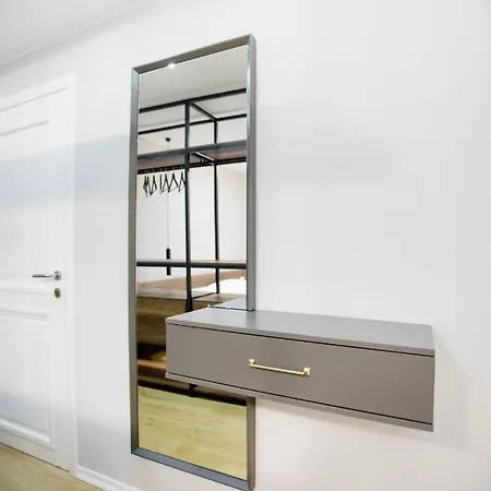 Apartment 4br Penthouse & Bbq Terrace At Blloku *