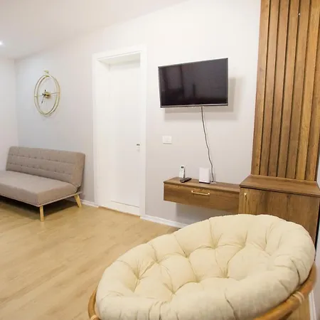 4 Br Apartment&bbq Veranda Daire