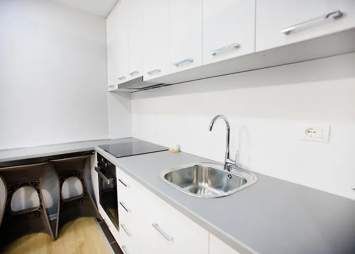 Blloku 4br Duplex W Bbq Terrace - Tirana