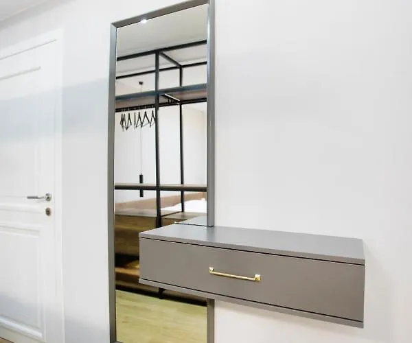 דירה Blloku 4Br Duplex W Bbq Terrace - Central Tirana *