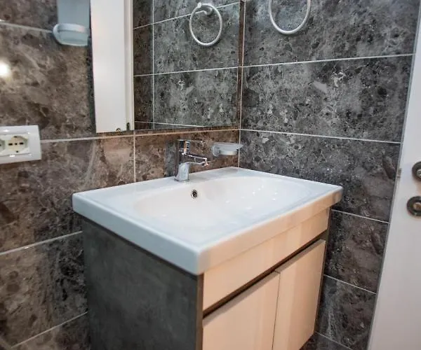 4br Penthouse & Bbq Terrace At Blloku Lejlighed Tirana