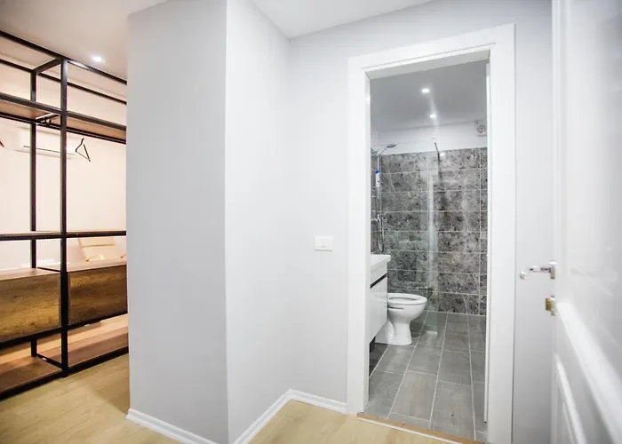 Blloku 4Br Duplex W Bbq Terrace - Central Tirana דירה