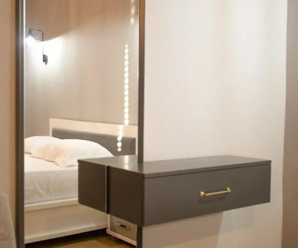 Blloku 4br Duplex W Bbq Terrace - Tirana