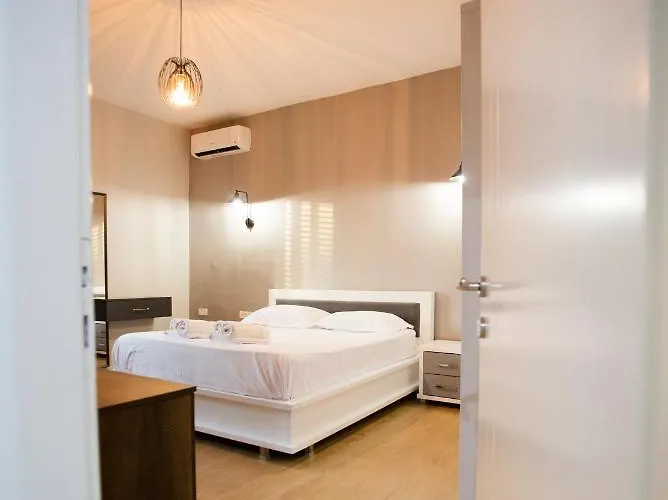 Blloku 4br Duplex W Bbq Terrace - * Tirana