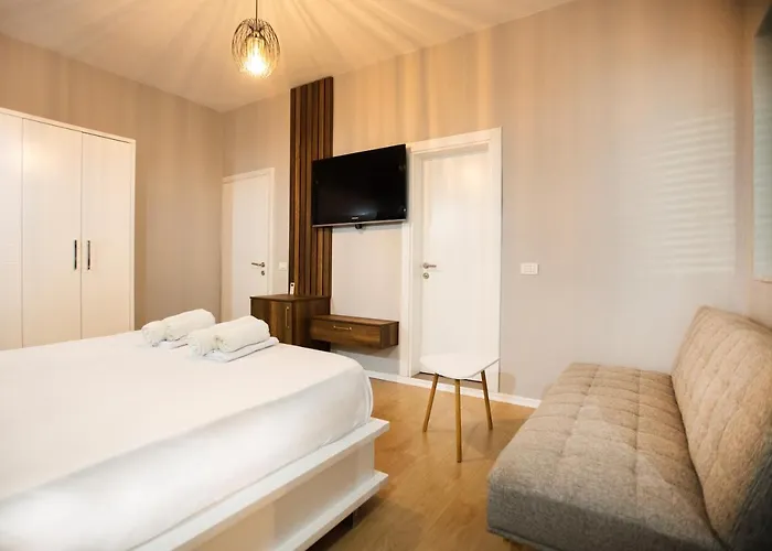 Lejlighed 4br Penthouse & Bbq Terrace At Blloku Tirana